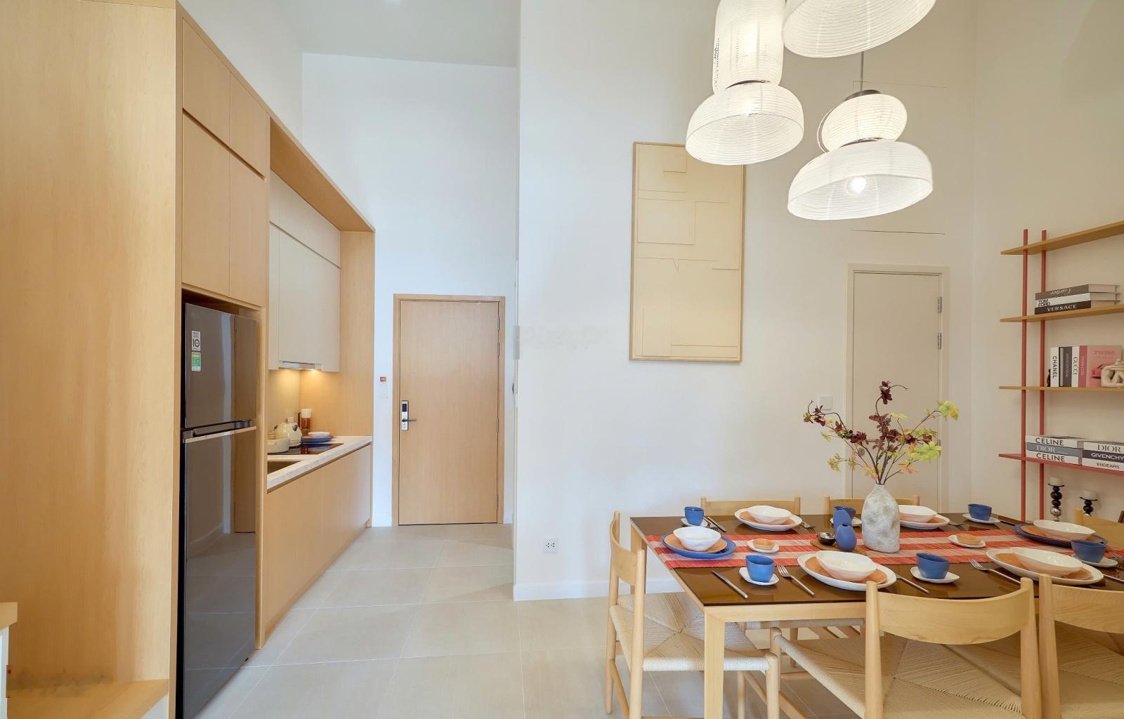 Không còn căn thứ 2 để so sánh- căn này chốt xong là hết