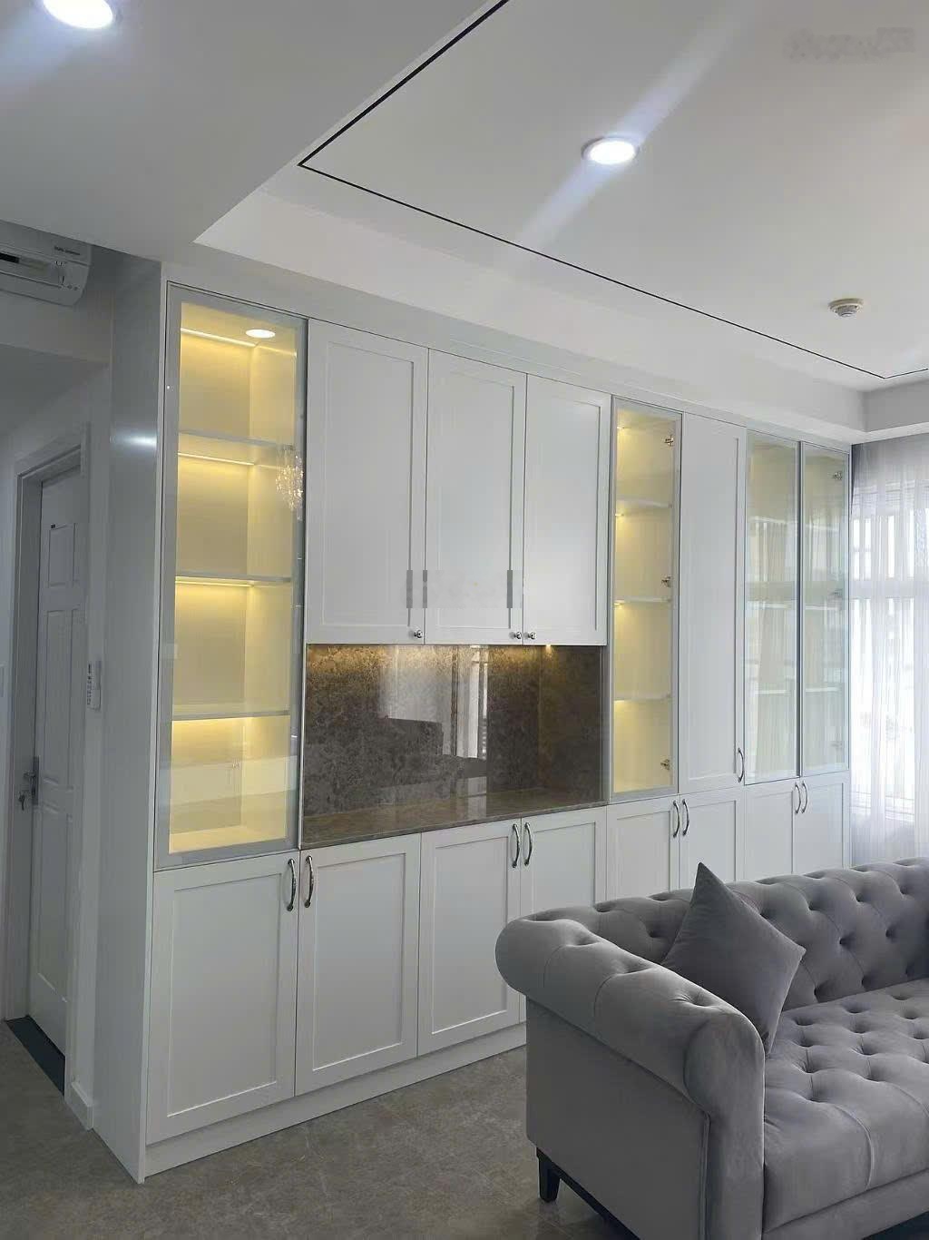 Bán căn hộ 99m2 được thiết kế thành 2PN 2WC đầy đủ nội thất giá 6,7 tỷ. LH: 0978459686