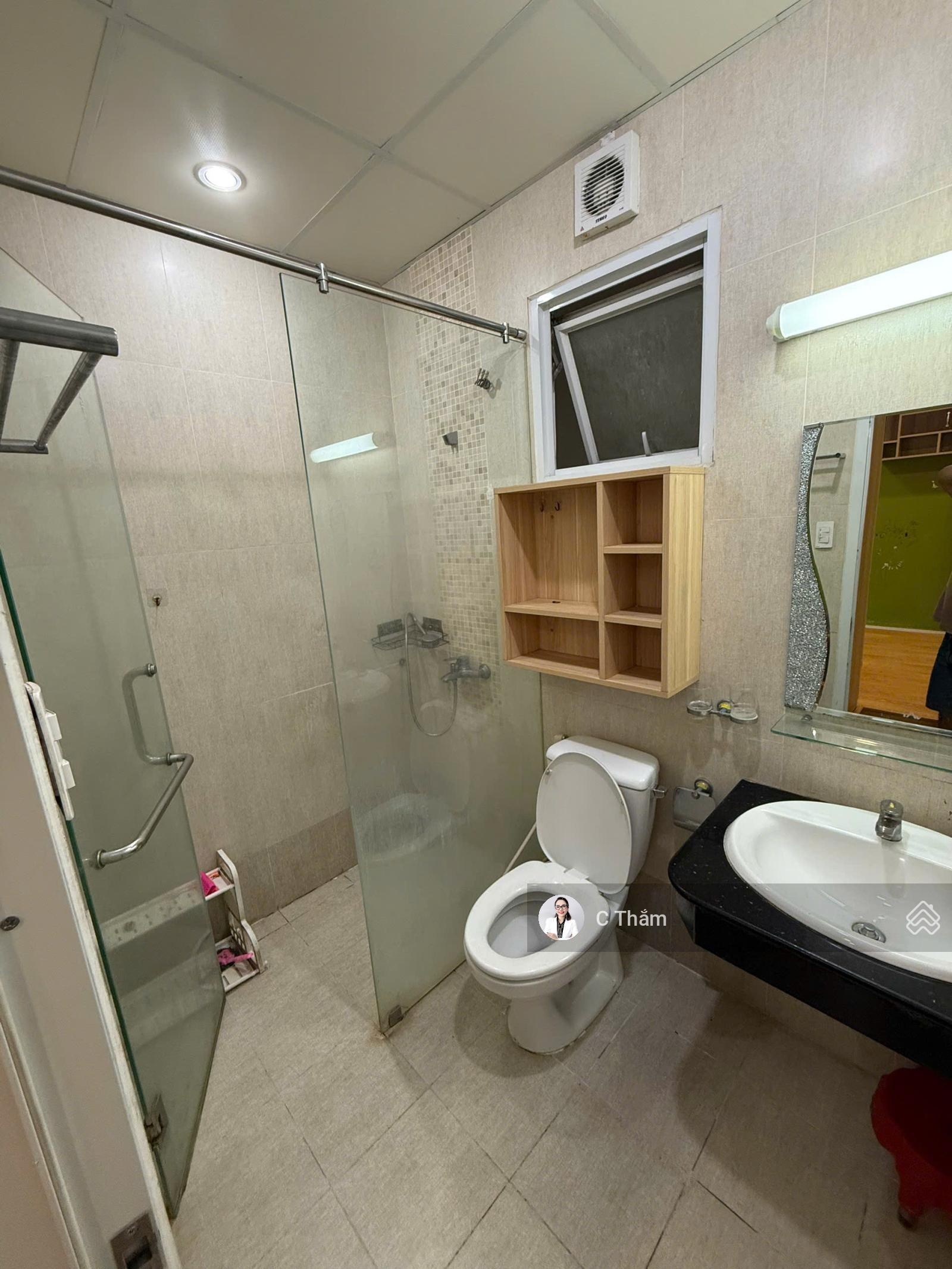 Cần cho thuê CH Tara Residence Q8, DT 78m2,2PN, 2WC, nhà có nội thất, giá 12tr/th. LH 0933888725
