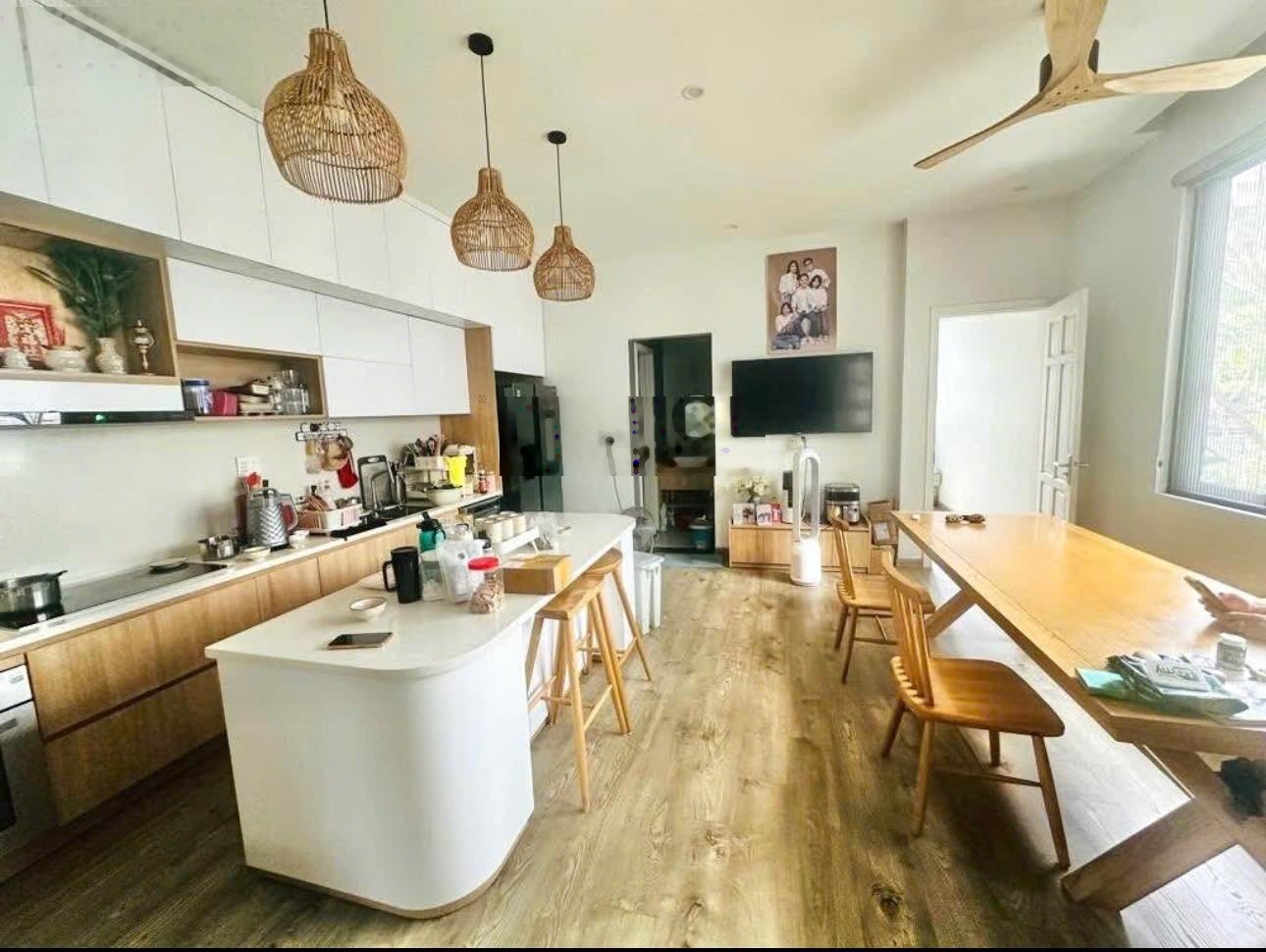 Góc Phố Kinh Doanh Sầm Uất Ngay Trường ĐH Kinh Tế Đà Nẵng - Cơ Hội Đầu Tư Lâu Dài