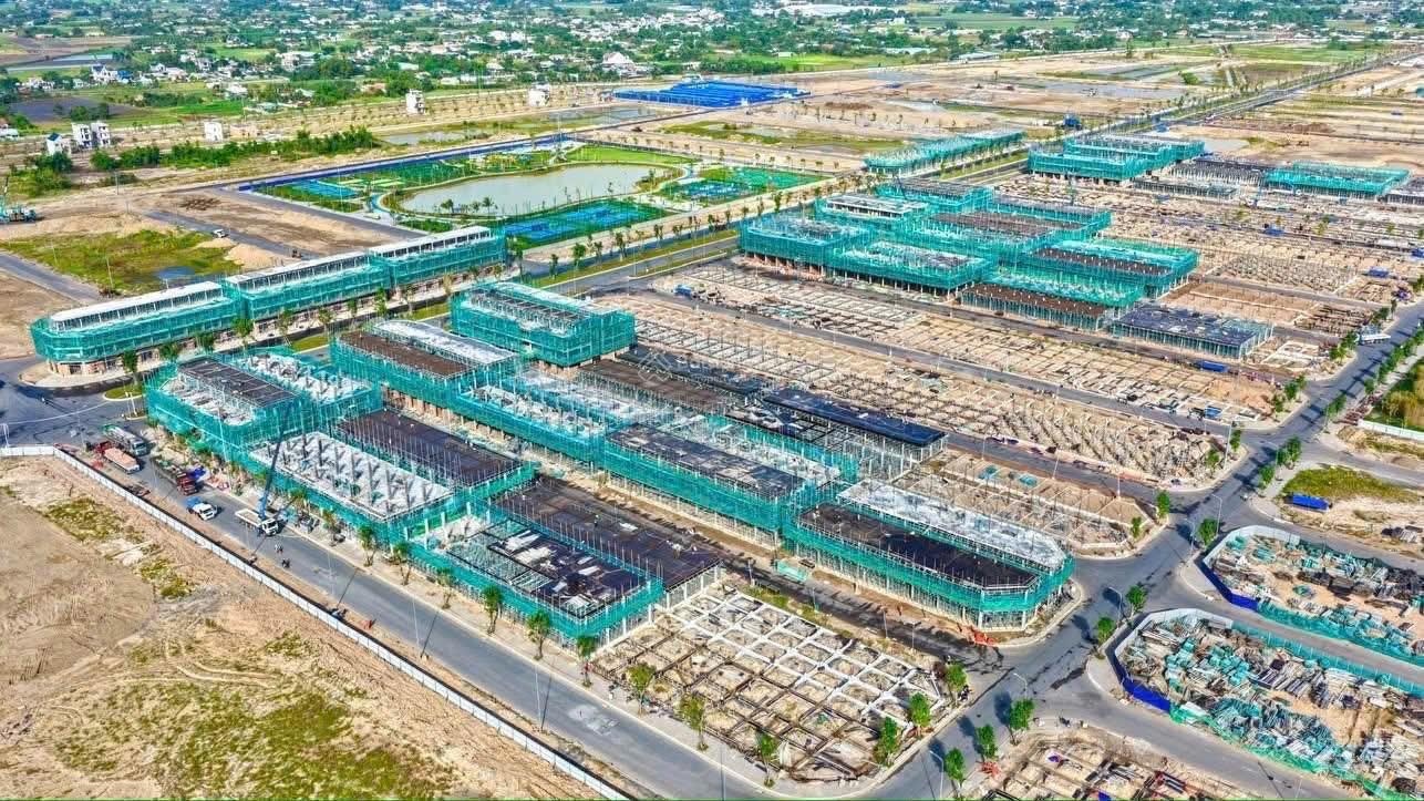 Nhà 1 trệt 3 lầu 5x12m(60m2) KĐT Vinhomes Hậu Nghĩa Giá 3 tỷ 900 triệu