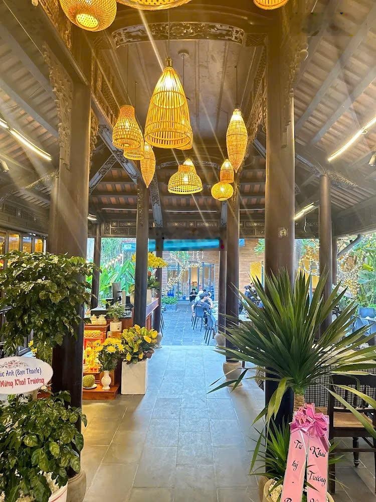 Đất 2 mặt tiền hiếm nhất Đà Nẵng ngang 10m giá cực kì tốt, hiện đang kinh doanh nhà hàng