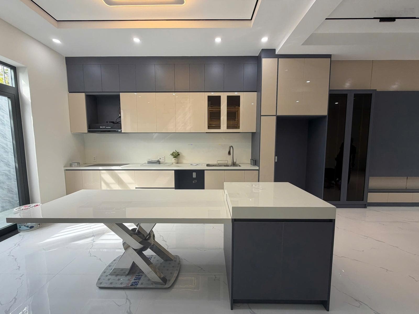 Bán nhà 3 tầng đường Bùi Phùng (B1 cũ)KĐT VCN Phước Hải Nha Trang