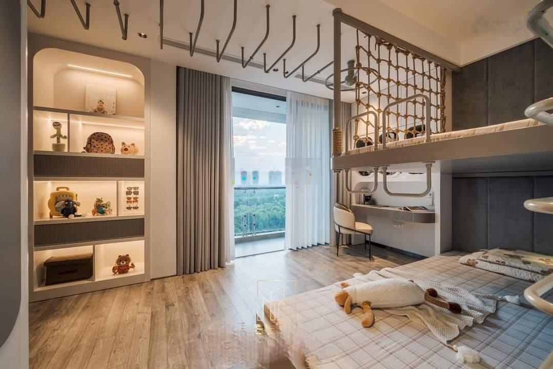 Chính chủ bán CH Golden Palm 21 Lê Văn Lương 122m2 4PN tầng cao view thoáng, sẵn sổ. LH: 0987362225