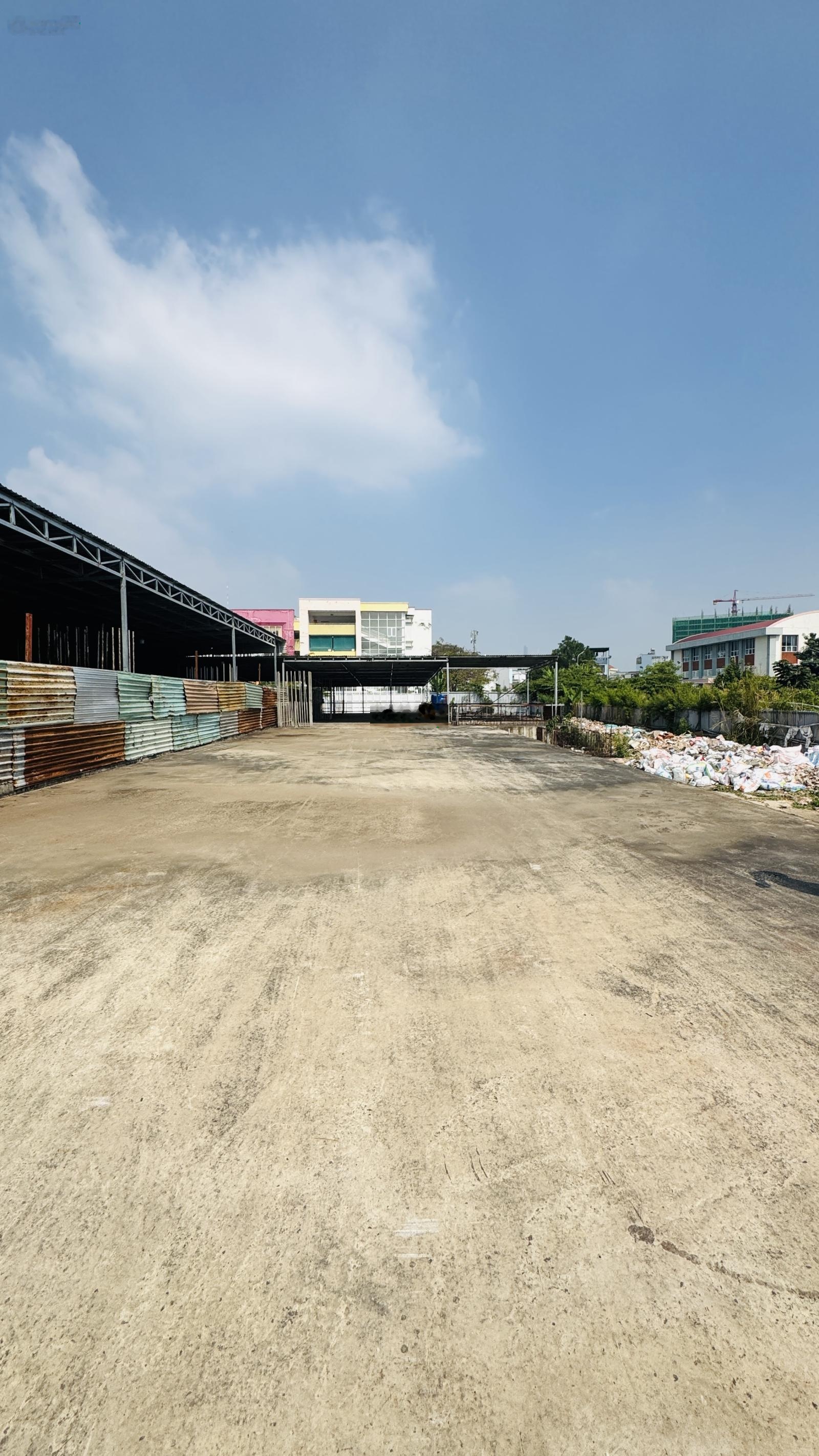 Cho thuê kho 1000m2 tôn thất thuyết quận 4