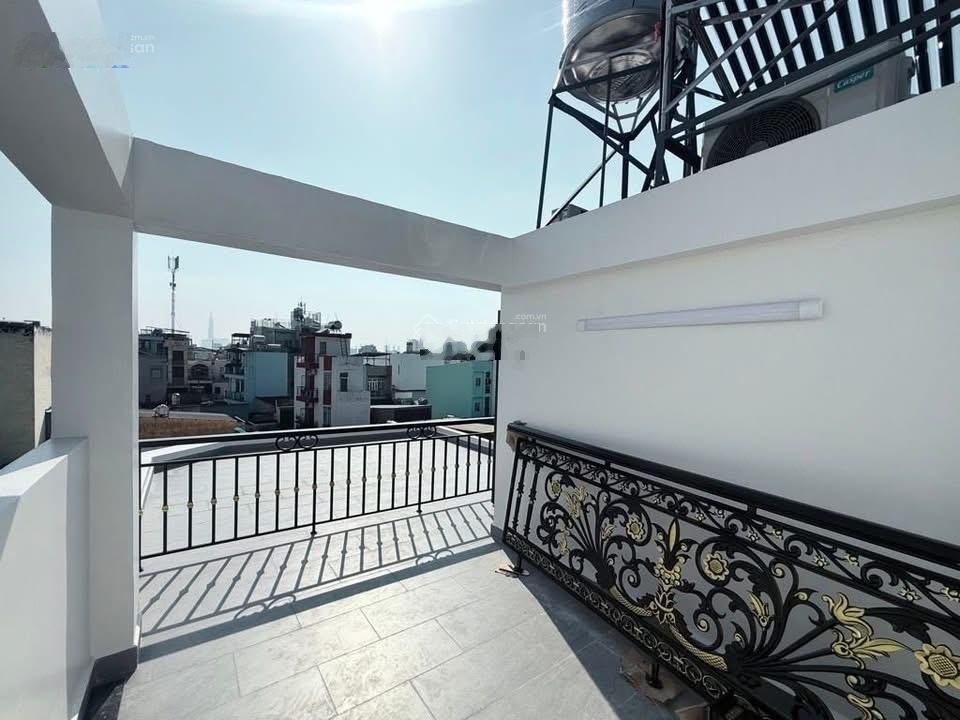 Giảm sốc 1 tỷ nhà Phan Đăng Lưu, Bình Thạnh 4.5x17m, Giáp Q1 - 4 tầng sổ đẹp nhỉnh 13 tỷ