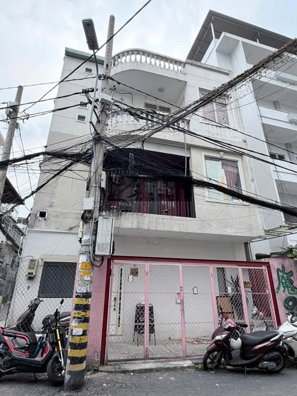 Căn Góc 2 Mặt Tiền Hẻm Số 5 Nguyễn Đình Chiểu, P.Sài Gòn - DT 8.5mx8.5m, 3 Tầng