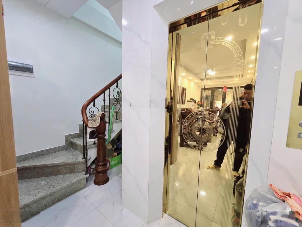Bán nhà riêng ngõ 294 Đội Cấn, nhà đẹp, 6 tầng, thang máy chạy vù vù, ở ngay, gần ô tô, hơn 12 tỷ