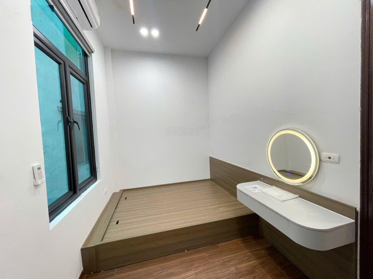 Chính Chủ cần bán - Nhà 4 Tầng - Full nội thất cao cấp - DT34m2 - Mặt Tiền rộng - Gần ô Tô.