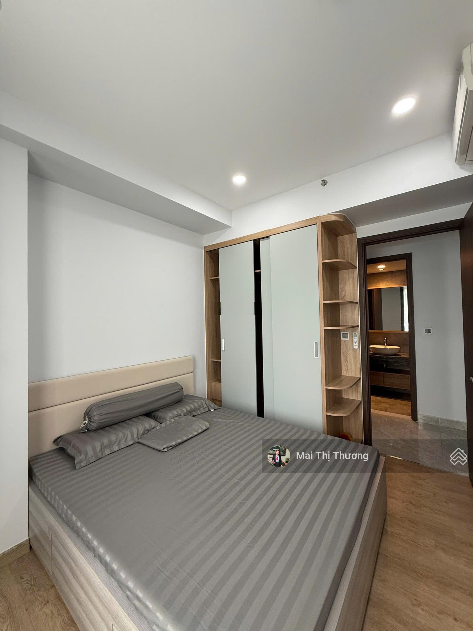 Cho thuê căn hộ Midtown M8 Phú Mỹ Hưng Quận 7 2 phòng ngủ giá thuê 25tr/th LH: 0909462288 E Thương
