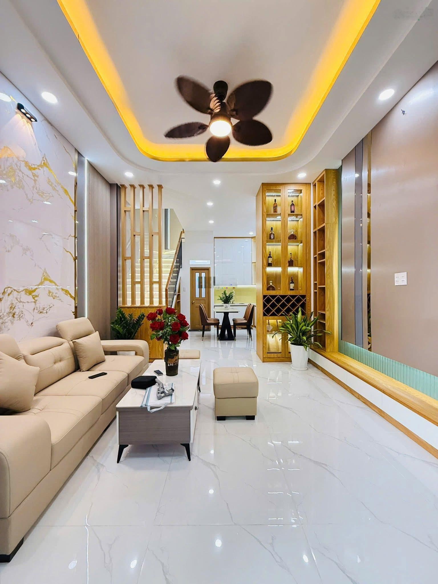 Hàng hiếm giữa lòng Tân Bình DT 49.3m2 Hoàng Việt, Phường 4, Tân Bình, sổ hồng riêng