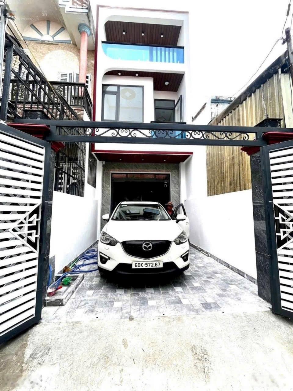 Nhà mới đón Tết sum vầy full nội thất Bình An Dĩ An gần Làng Đại Học giá 4,25 tỷ