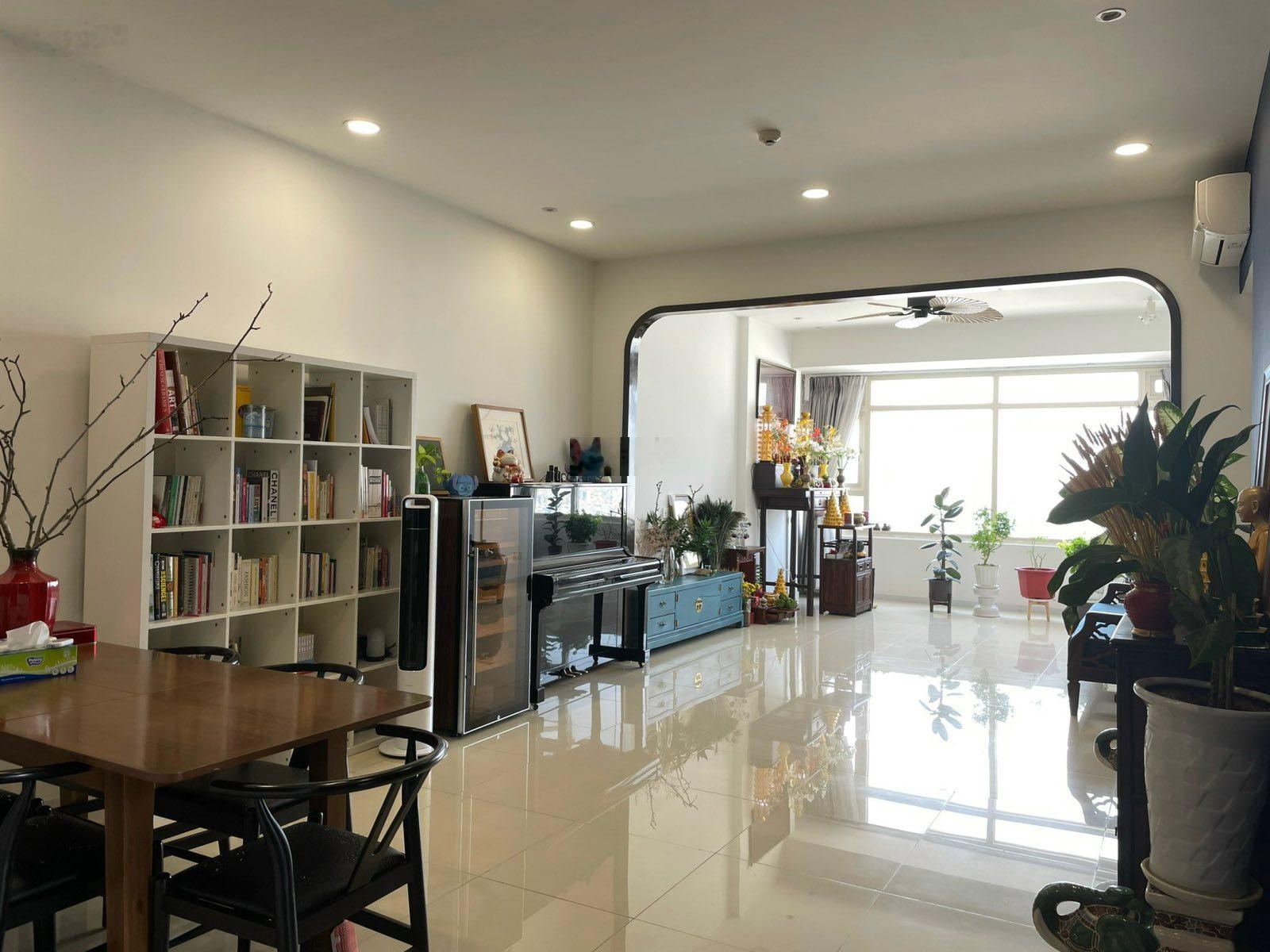 Bán căn 3PN Saigonpearl - 140m2 - view đẹp