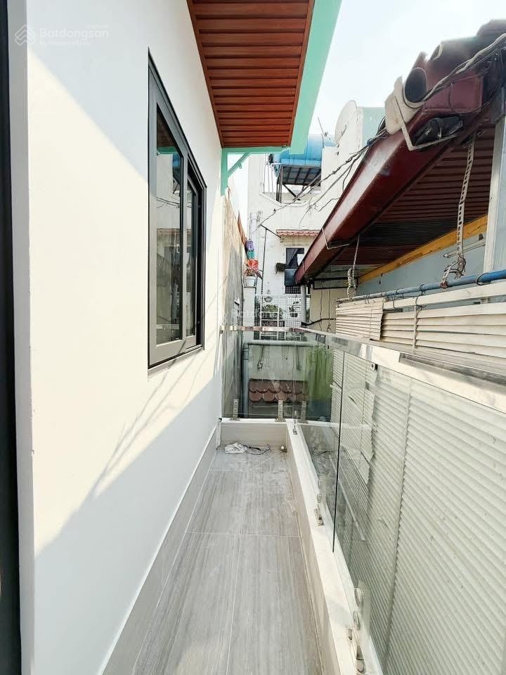 2 tỷ 990 nhà 2 tầng full nội thất- trung tâm quận 7