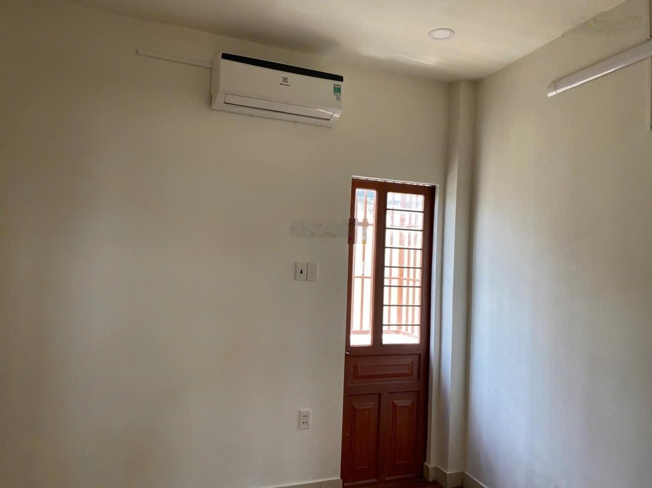 Bán nhà Phú Nhuận - hẻm xe hơi 5m - gần mặt tiền - ngang 4m - chỉ 8 tỷ nhỉnh