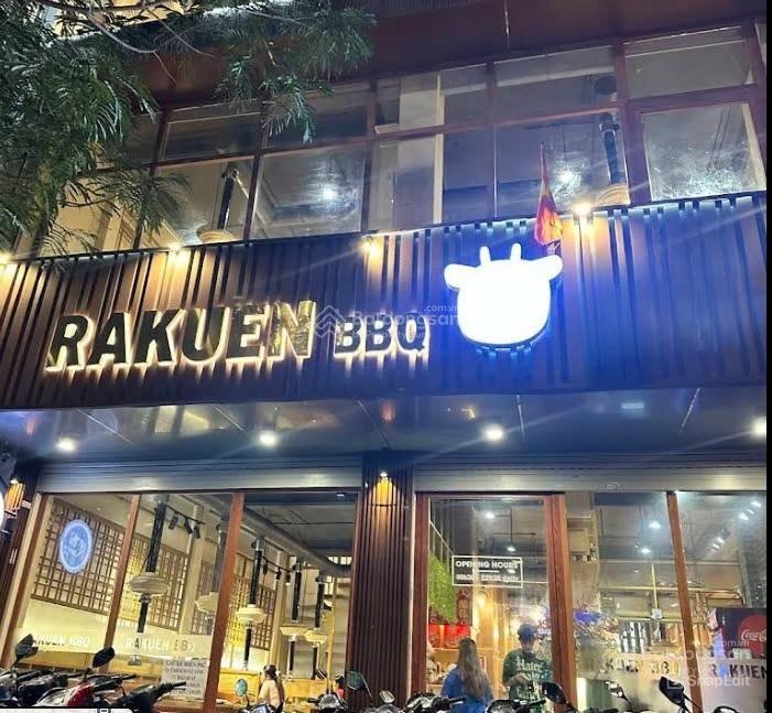 Bán Nhà Vị Trí Đep Mặt Tiền Lạc Long Quân - Quận 11 - (8x15m) - 4 Tầng - HĐT: 190TR/TH - Giá: 45 Tỷ