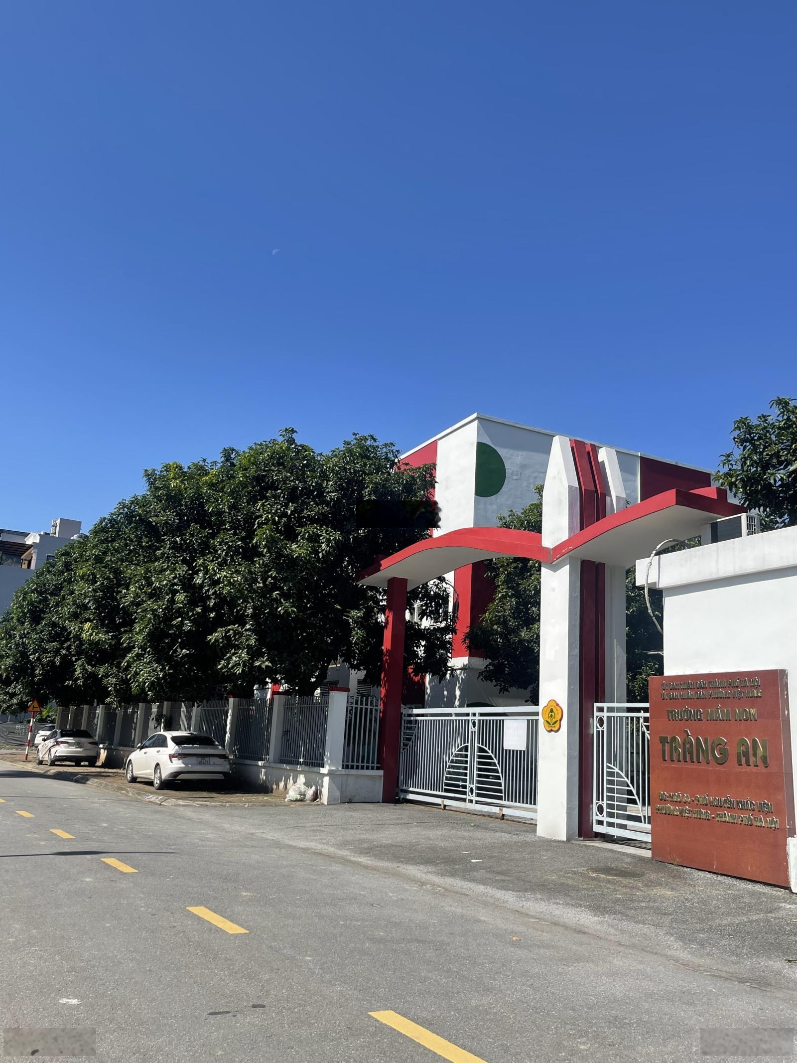 Kẻ tạnh - giang biên - đất phân lô 76m2 mt 5.4m - cạnh trường học - cạnh chợ - chỉ hơn 13 tỷ