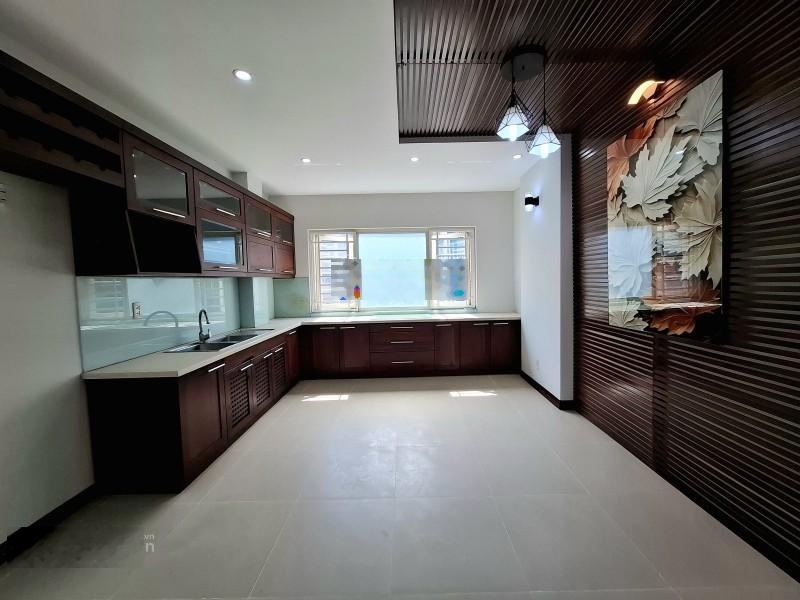 Nguyễn tri phương quận 10 - hẻm 8m ô tô ngủ trong nhà - 5 tầng mới, cách mt 20m