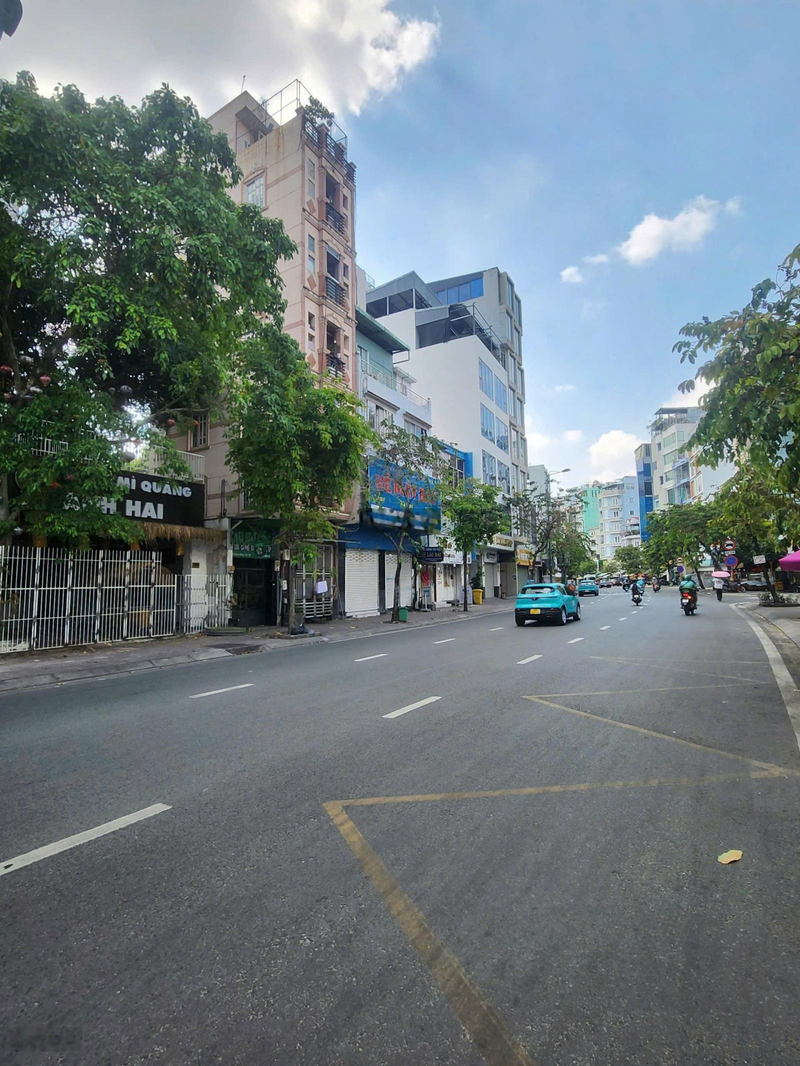 Siêu VIP nhất mặt tiền Lý Tự Trọng VINCOM Bến Nghé - 5x20m 4 tầng HĐ 200tr/tháng giá chỉ 92 tỷ