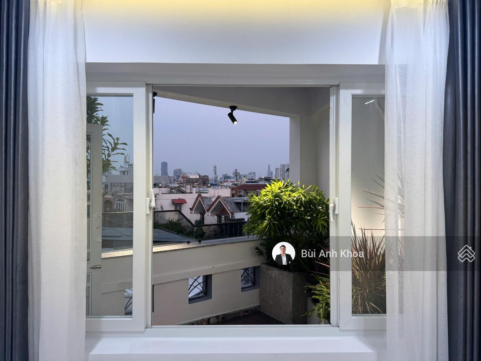 Siêu phẩm! Ngang khủng 5,5m-5 tầng mới 100%-Xe 7 chỗ thông ngay Phan Xích Long, p2. Chỉ 13,5 tỷ TL