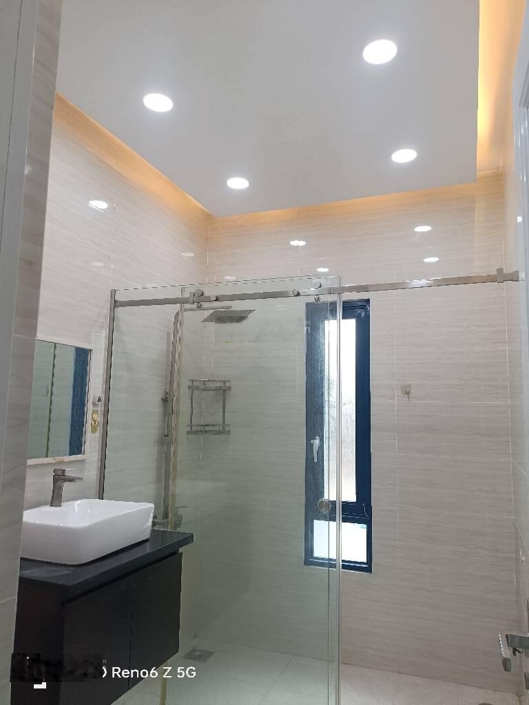 SIÊU VỊ TRÍ - Ngang 6 x 12,5m - 70m2- Nhà 4 tầng THANG MÁY Trần Hữu Trang PN - CHỈ 16,9 TỶ