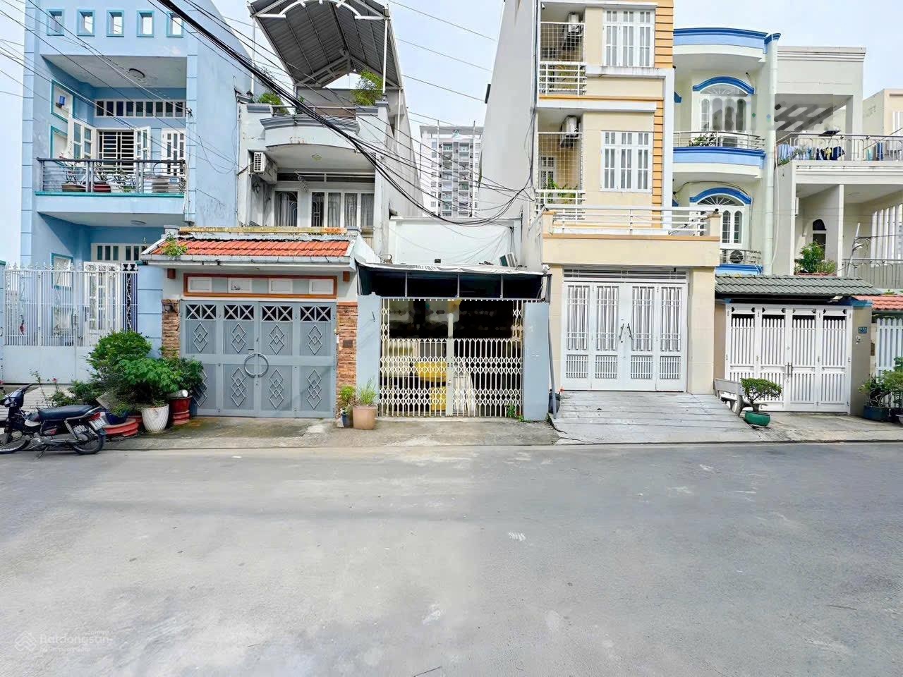 Bán Nhà 4x23m, Giá 12.8Tỷ, Tặng GPXD, 34 Nguyễn Thị Thập kế PMH , Quận 7