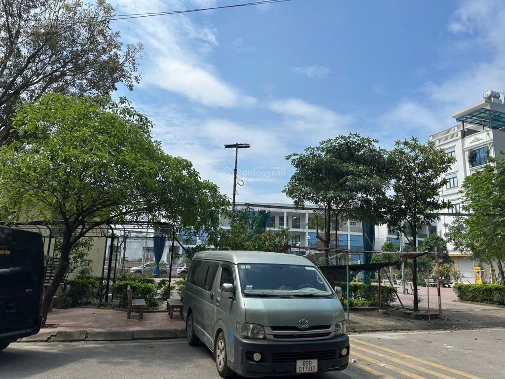 Bán nhà phân lô X2A ô tô vỉa hè 56m2 5tầng 18,6tỷ Phố Hưng Thịnh view công viên thoáng mát