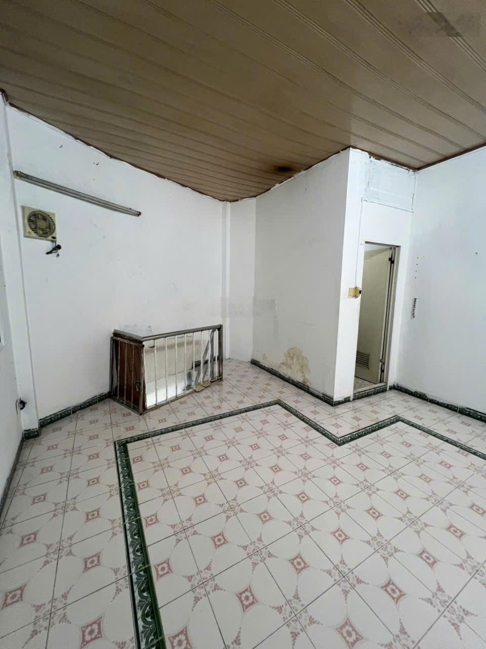 Bán nhà bà hom phường phú lâm quận 6 - cách 1 căn ra hẻm xe hơi