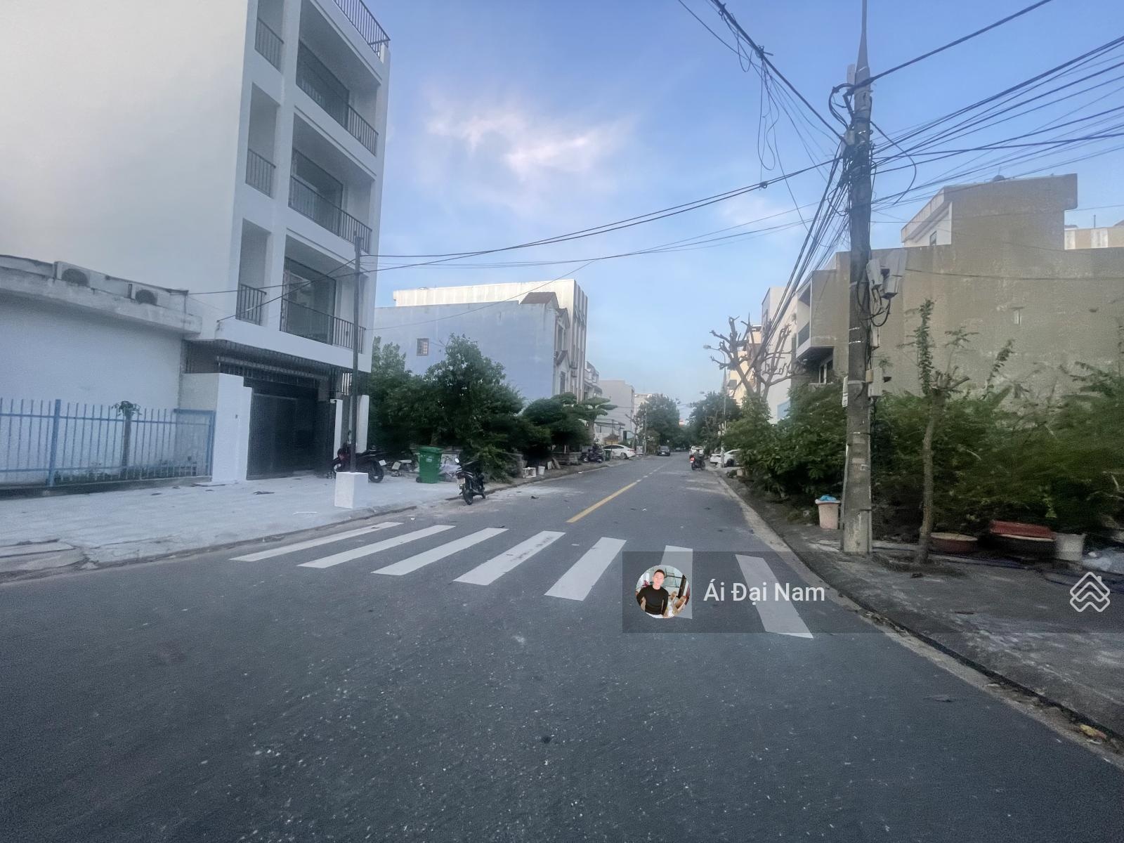 Bán Lô Đất MT Đường Lê Văn Tâm - Khu Bãi Tắm Sơn Thuỷ . LH : Mr. Ái ( Chuyên Đất biển )