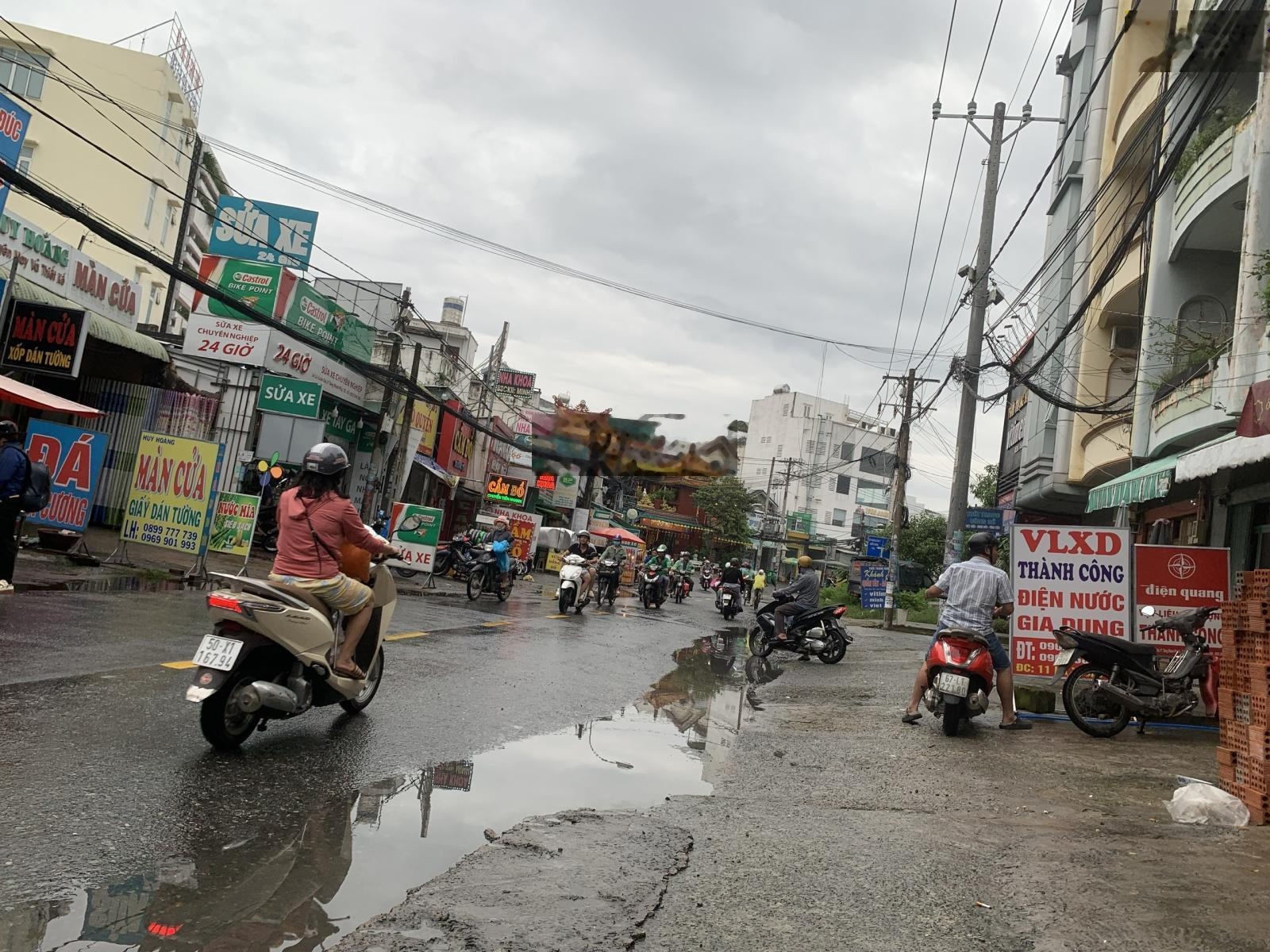 Đất trống 4 x 18.5m - đường 10m có vỉa hè, tiện kinh doanh - giá 6.5 tỷ (có TL tốt)