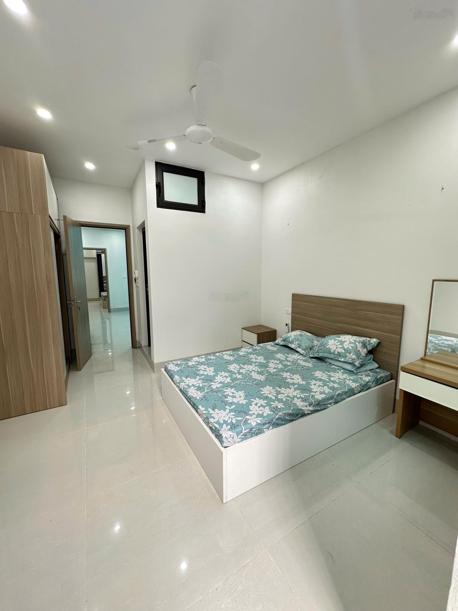 Cho thuê nhà nguyên căn 50m2 tại ngõ 445 Lạc Long Quân