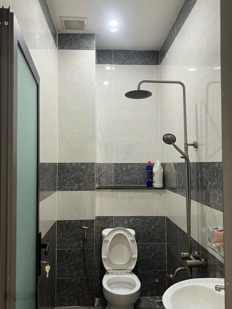 Bán nhà tân phú 2 tỷ 350 cho thuê 20 triệu - đường tây thạnh - dt: 55,7m2 - đẳng cấp nhà phố xịn