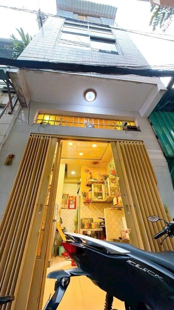 Q4, cách MT Đoàn Văn Bơ 100m - Hẻm 2m5 - 3 tầng - ngang 2m6 dài 4m - KQH chỉ 2 tỷ 050tr