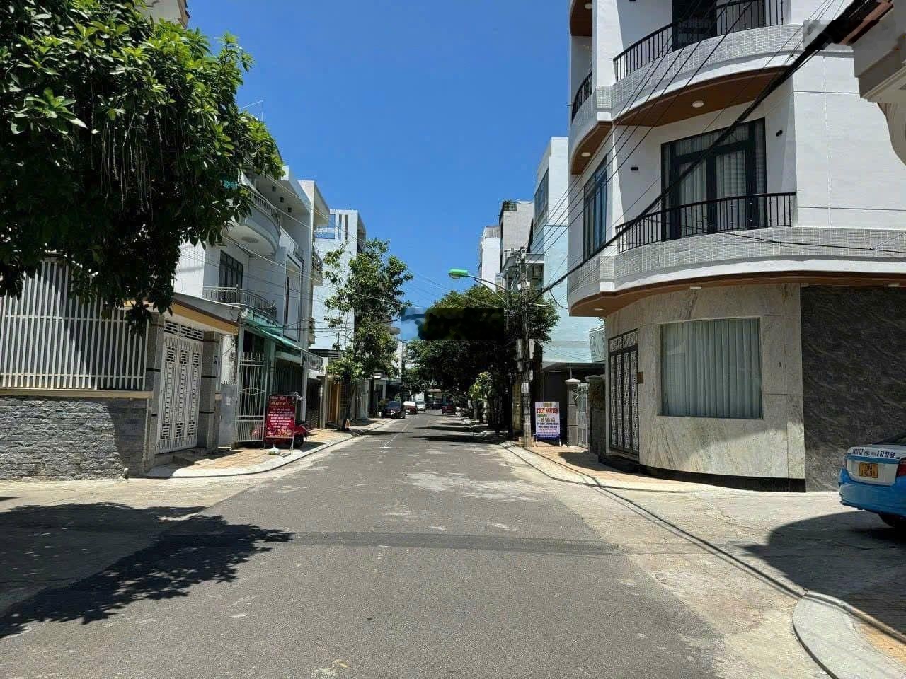 Bán nhà phố Nha Trang đường Phan Vinh, Vĩnh Nguyên, gần biển