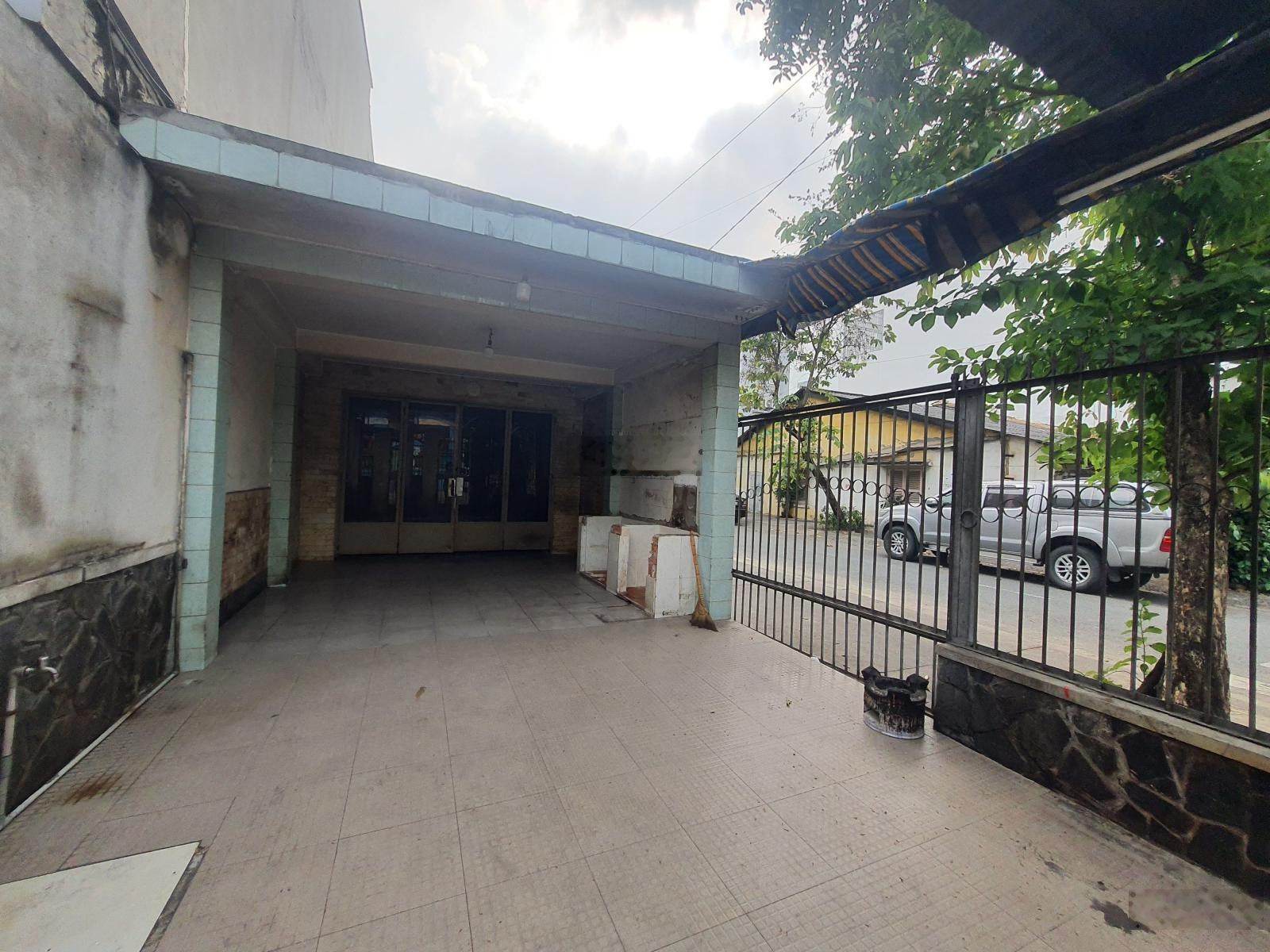 Góc 2 MT đối diện trường Học Phù hợp mở Quán Cafe CHO THUÊ GÓC 2 MẶT TIỂN CƯ XÁ NGÂN HÀNG Q7