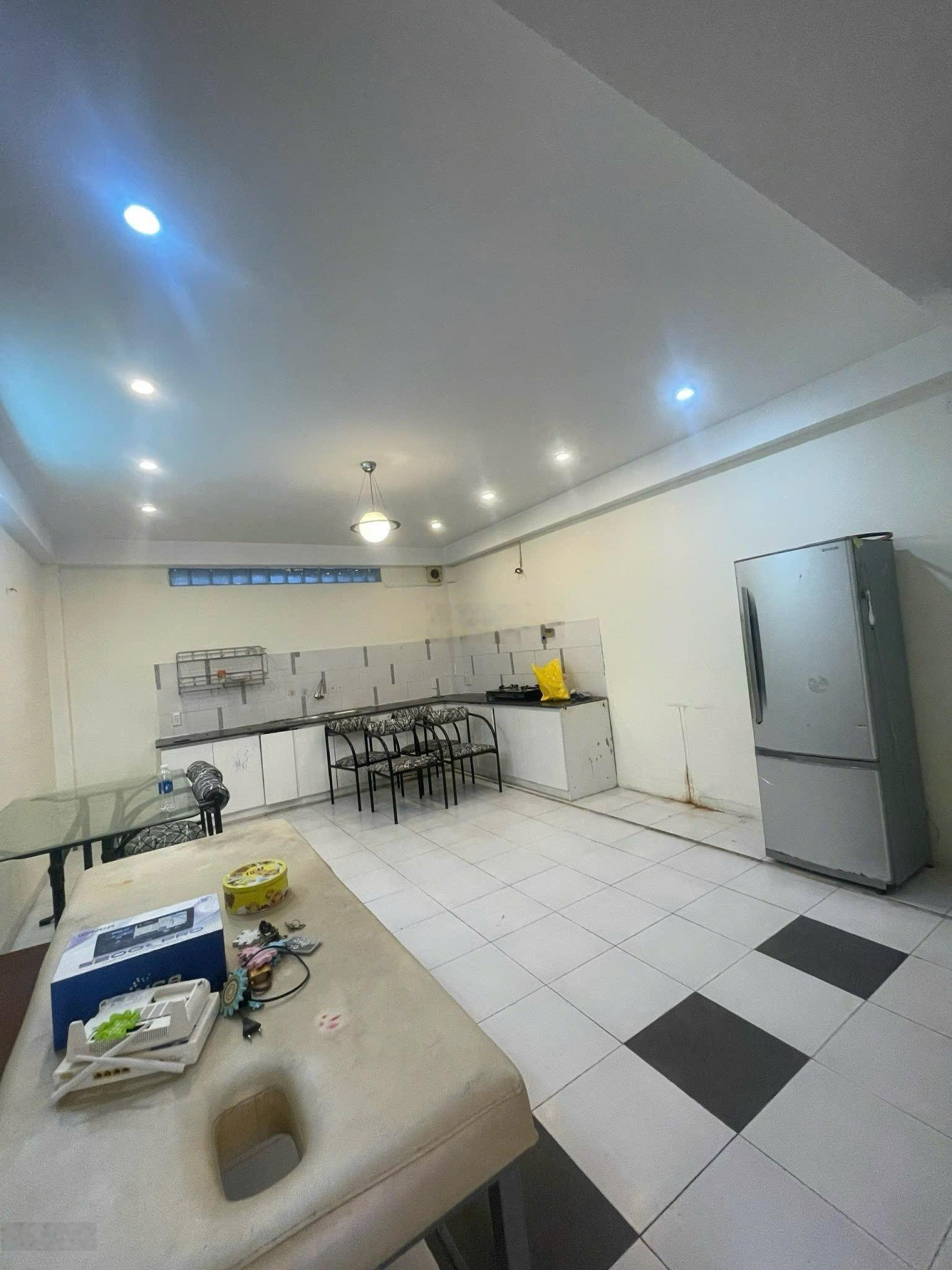 bán nhà 3 tầng sát biển mỹ khê, 90m2 cách hồ nghinh 100m cách biển 250m