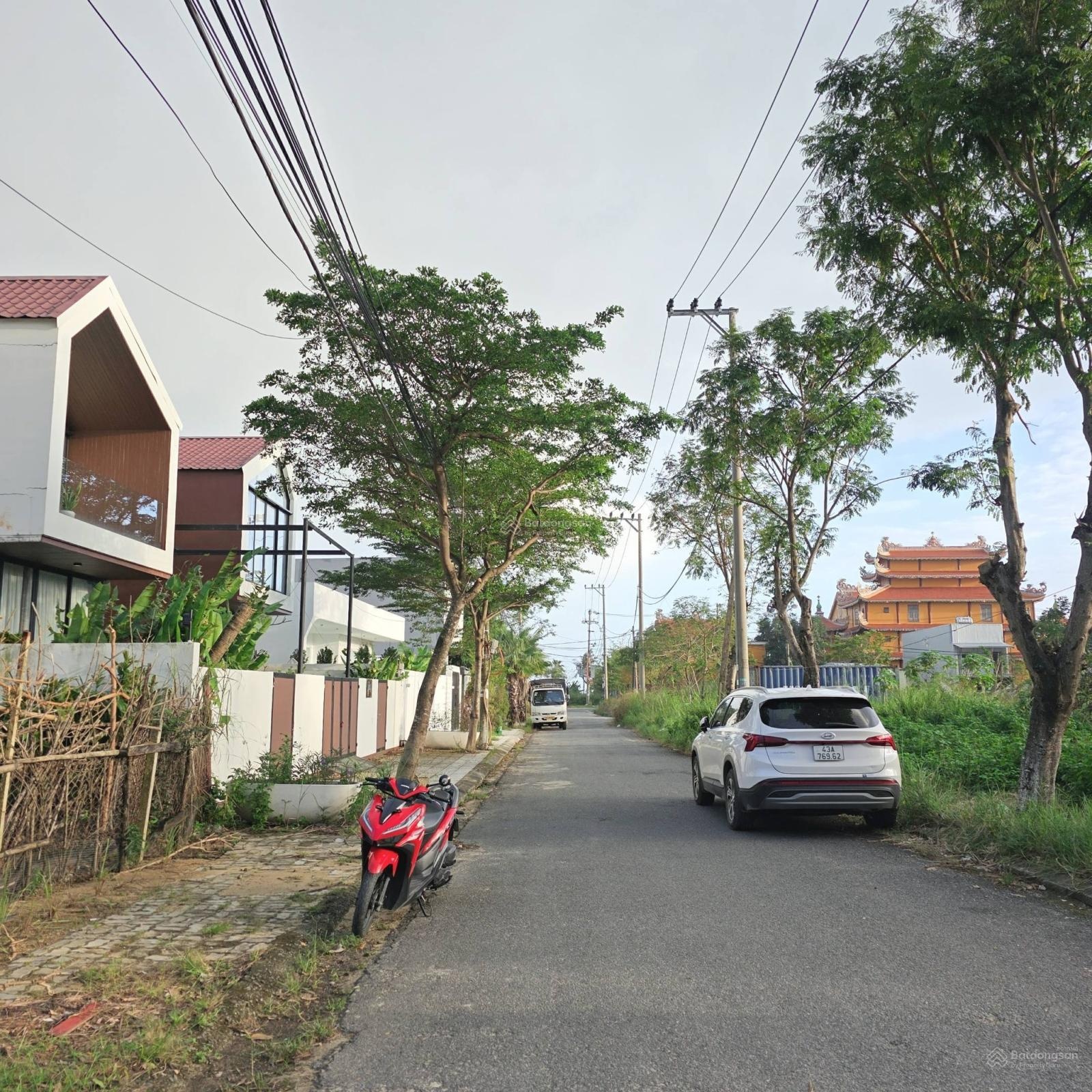 Bán đất sơn trà đầu tuyến mt thành vinh 3 kẹp cống view núi gần biển 100m