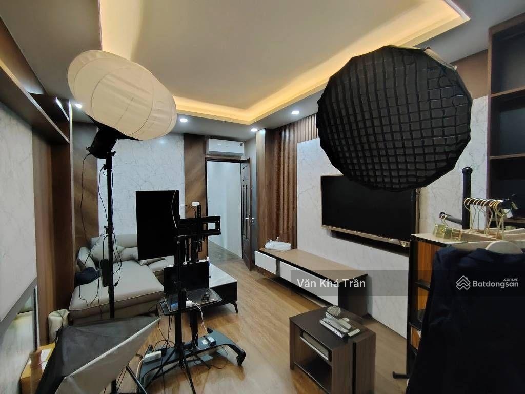 Bán nhà phân lô Nguyễn Chí Thanh - Đống Đa - 38m² - ô tô tránh - 6 tầng - thang máy - Giá 20,8 tỷ