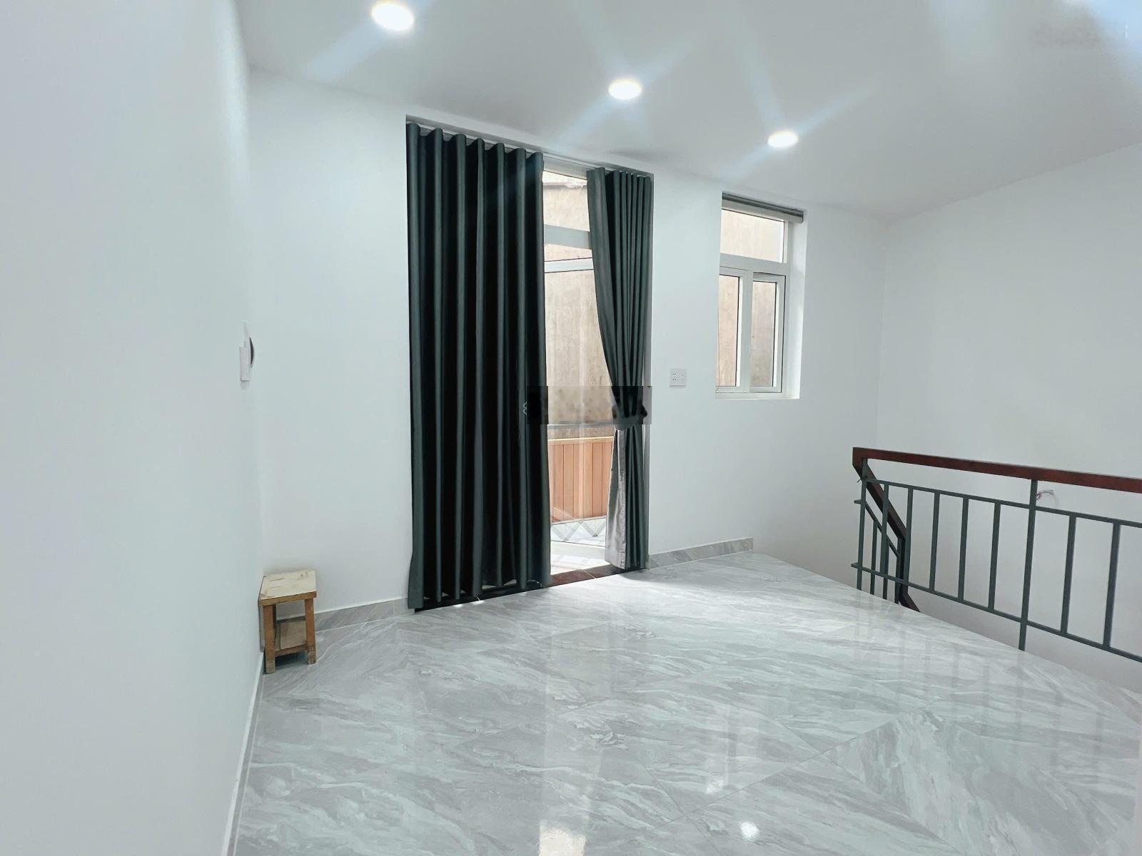 Bán nhà riêng tại Sư Vạn Hạnh, 5,3 tỷ, 50m2, 3PN, 2WC, giá siêu hời