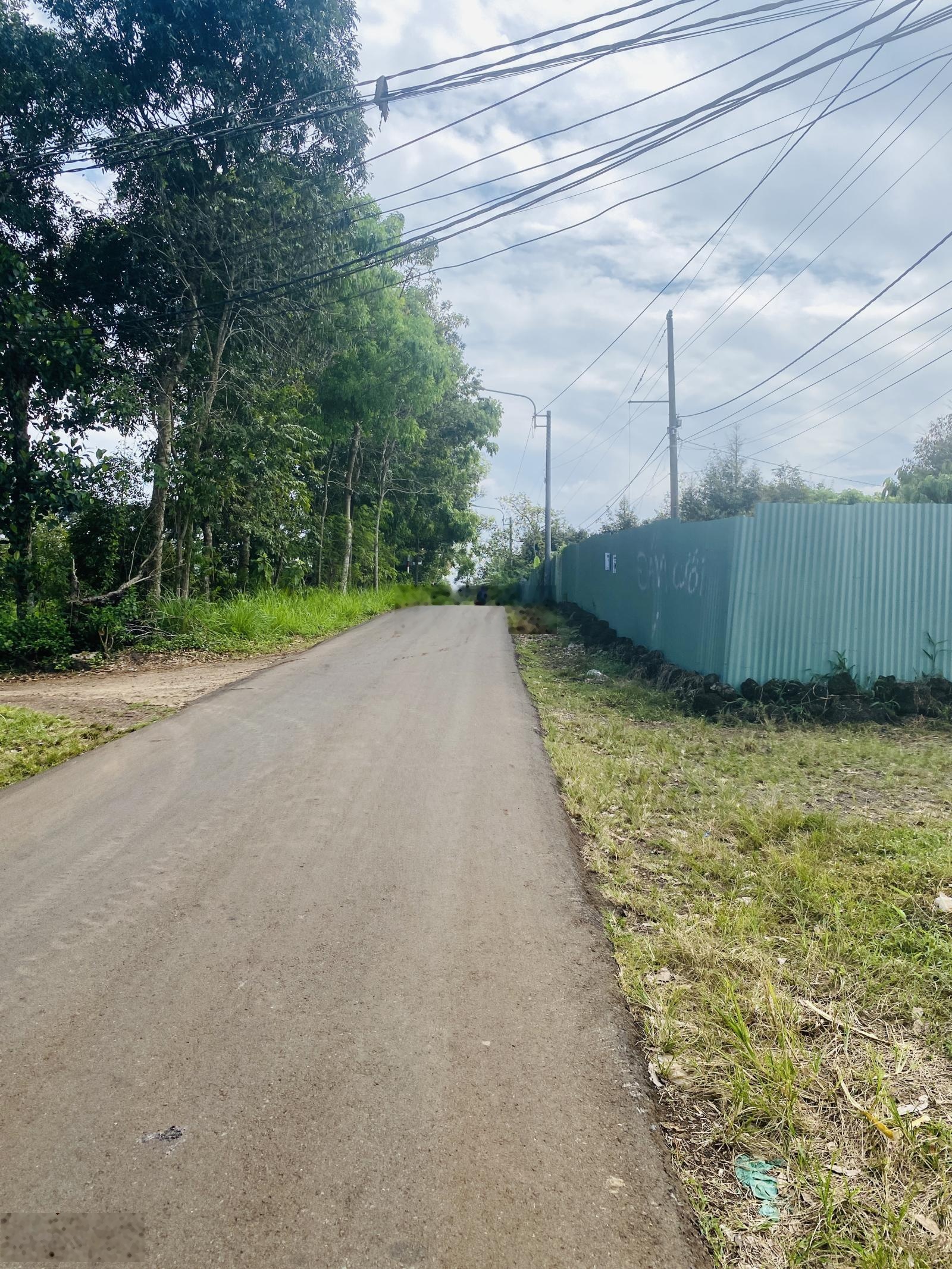 Cần bán lô góc 2 mặt tiền nhựa, bê tông, đường Xuân Tân P. Hàng Gòn, Đồng Nai