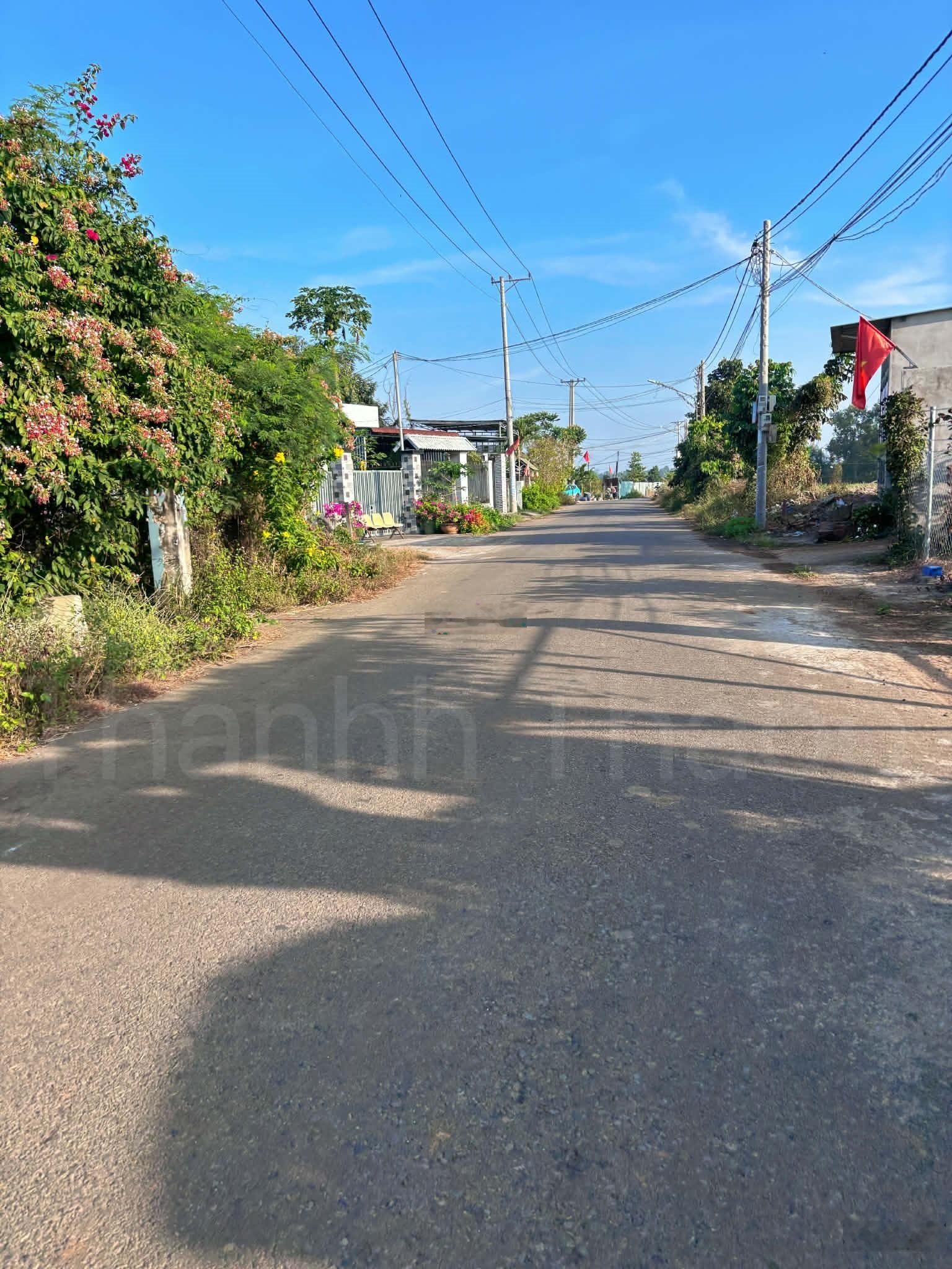 Nhượng lại lô đất mặt tiền đường 28 Hòa Long - Vị trí đẹp sổ riêng