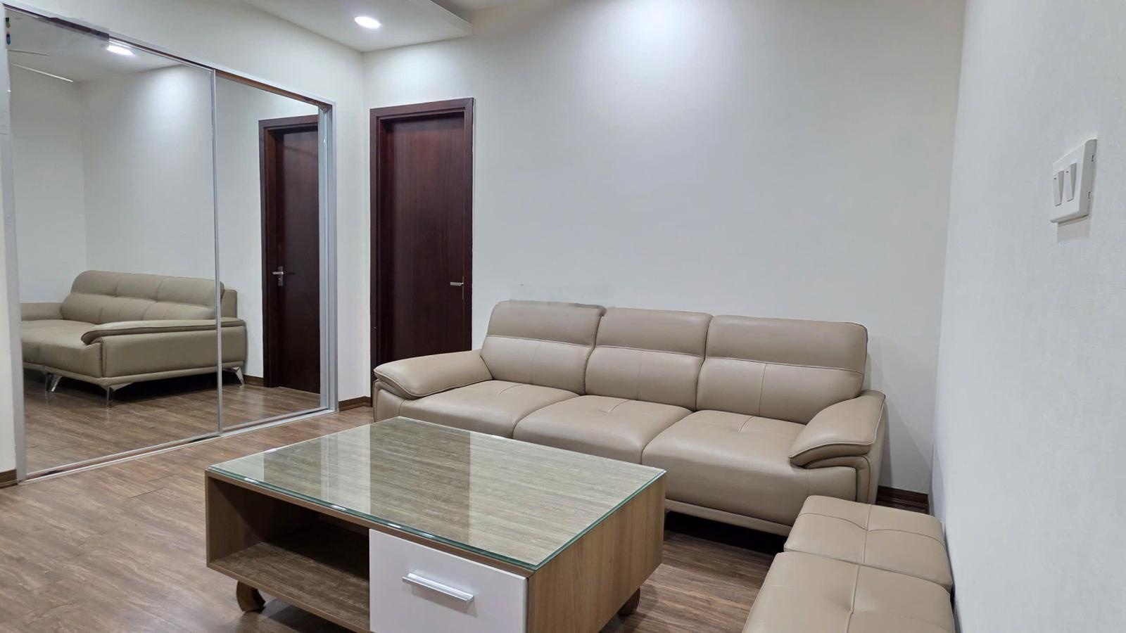 Bán căn hộ chung cư 2 ngủ royal park. Diện tích 70 m . Tầng cao thoáng