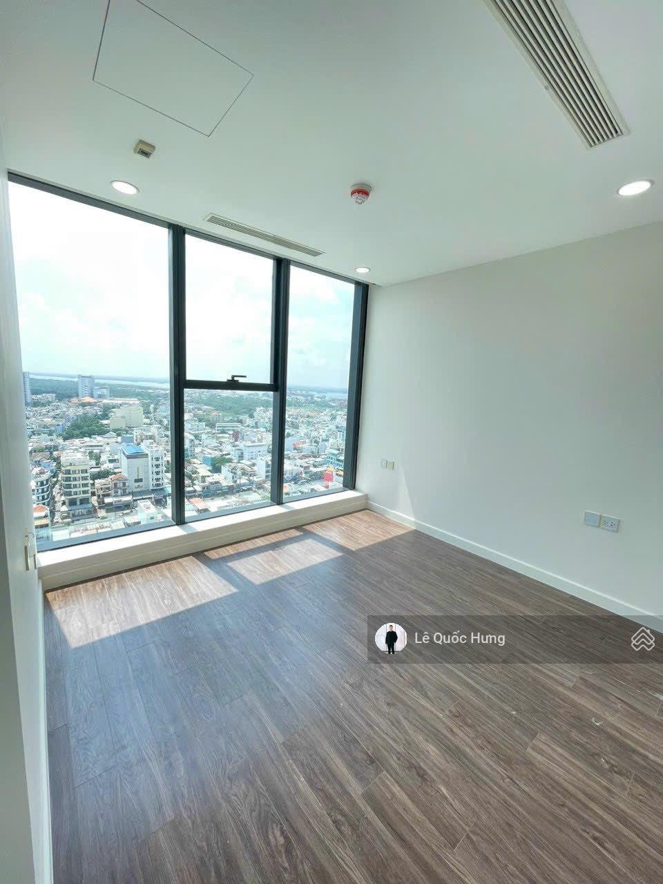 Bán Căn Hộ Sunshine Sky City (4PN+1, 3WC) DT 132m2 NTCB tầng cao giá 8ty700. LH: 0903705423