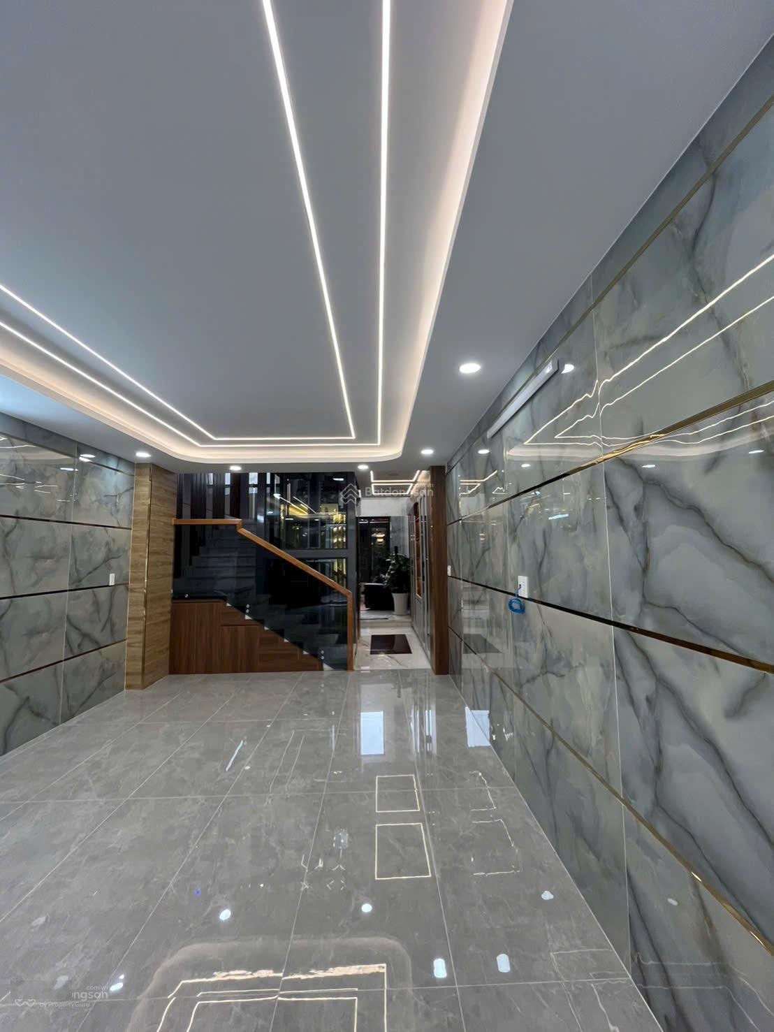 BÁN NHÀ HẺM NHỰA 8M CÓ LỀ PHAN ANH, 4x17m, Đúc 5 Tầng, thang máy 450kg, giá 10.6 tỷ TL.