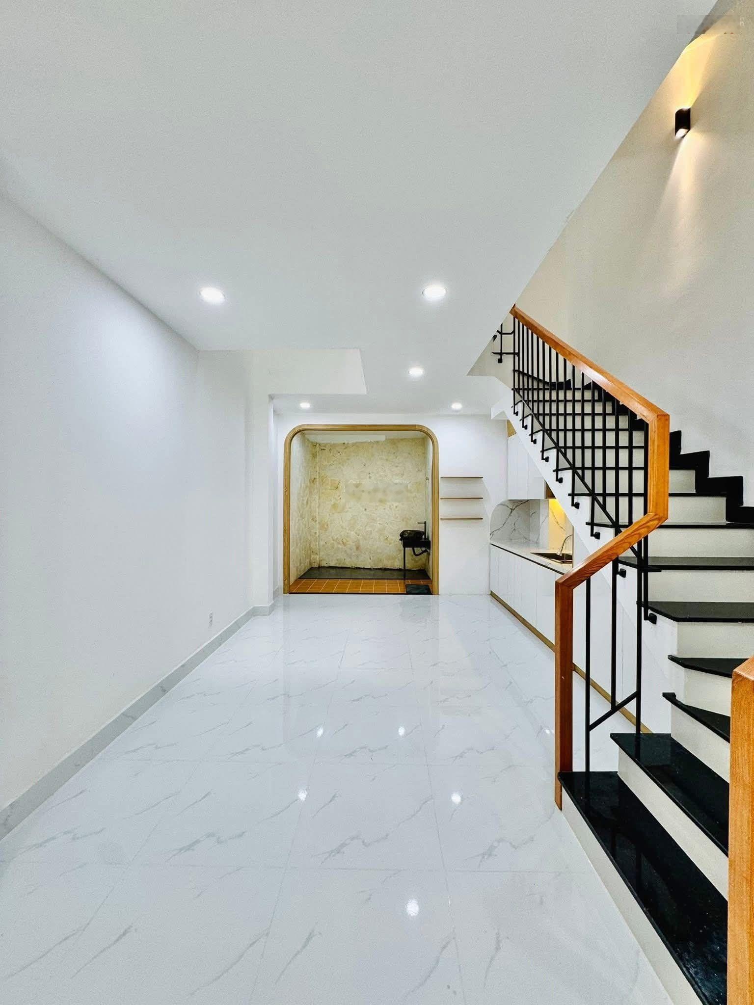 Bán nhà 2 tầng 44m2 hẻm xe hơi 5m ngay Lê Thúc Hoạch - 4,7t