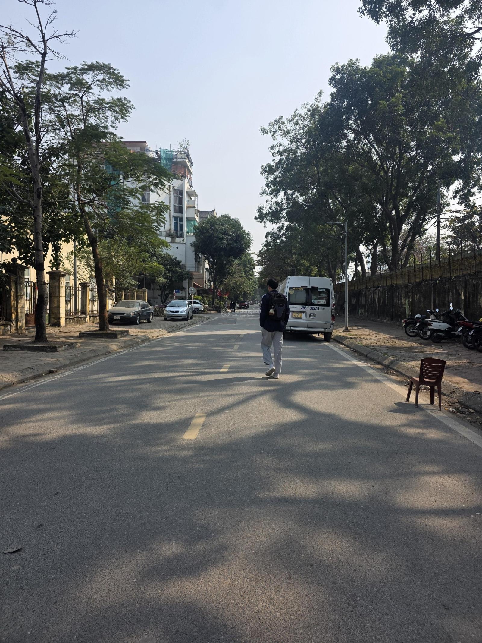 Nhà phân lô vỉa hè - kiều mai - 50m nhà 2 mặt thoáng - ô tô trong nhà - sát ql32 - chỉ 13 tỷ