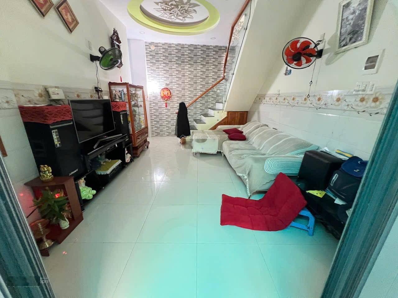 Nhà 2 tầng hẻm Phan Chu Trinh _ thông qua Hoàng Văn Thụ, đường 2 xe máy Giá: 4,7 tỷ