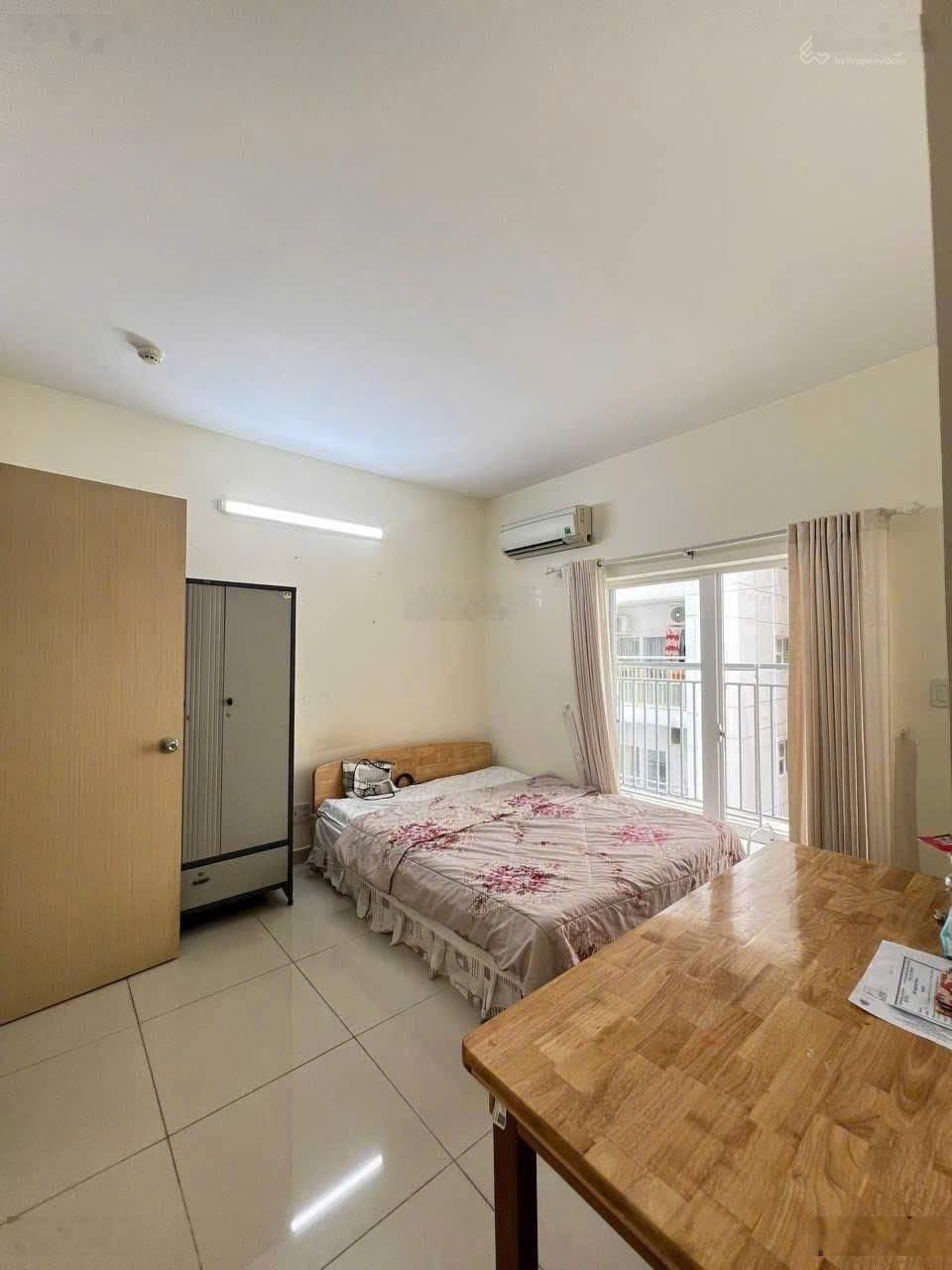 15tr/tháng, C/c Screc, 97m2, 3PN, 2WC, Căn góc, Trường Sa, P12, Quận 3.