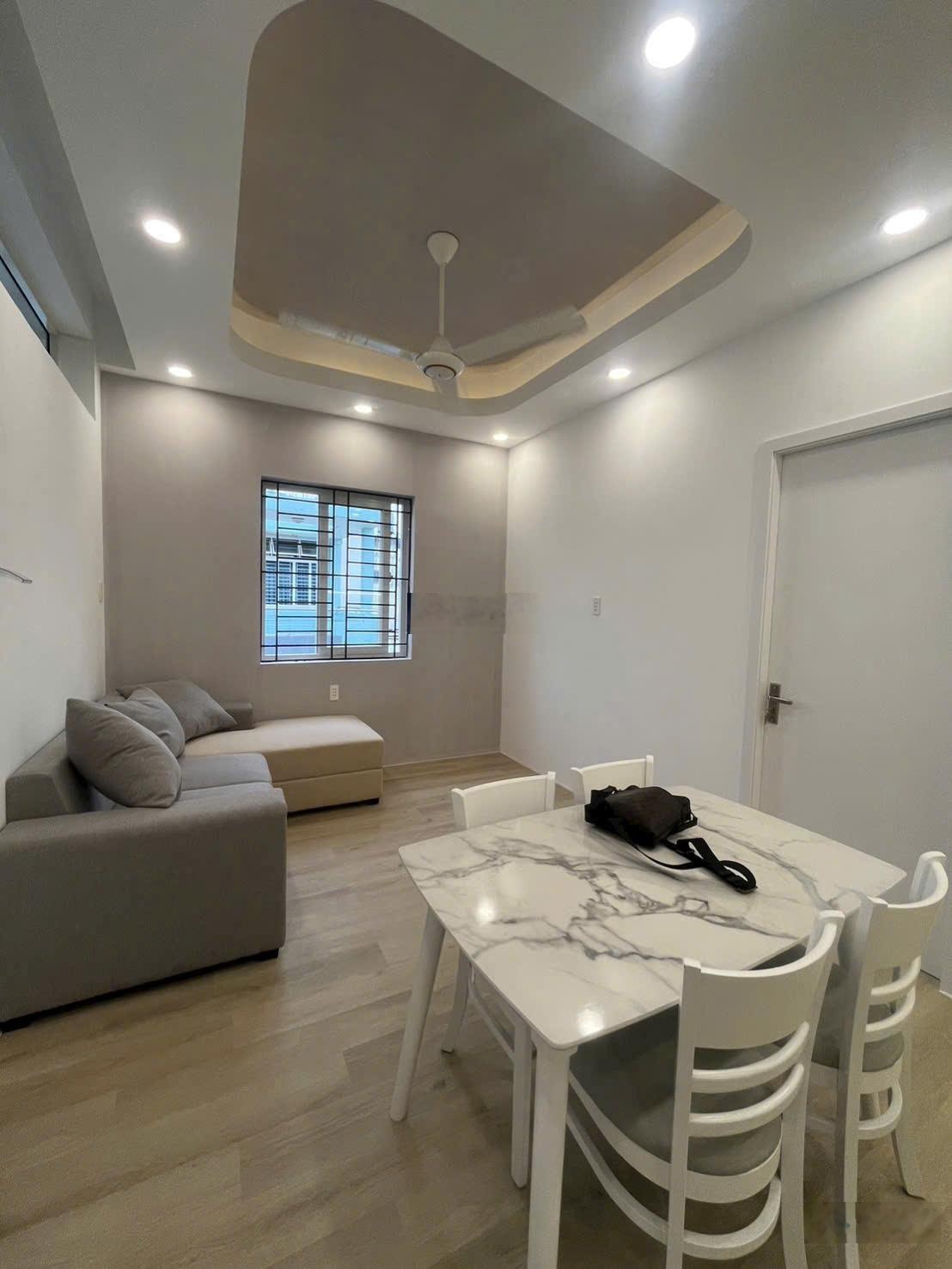 Cho thuê căn hộ Hùng Vương ngay siêu thị điện máy - 2PN, nhà mới đẹp, giá chỉ 8.5tr/th