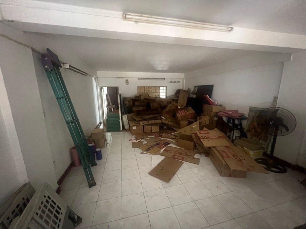 B.A'N NH.À MẶT TIỀN QUẬN 5 - AN DƯƠNG VƯƠNG Vị trí : Vàng. Đắc địa. Siêu đẹp. Nằm ngay ngã 4